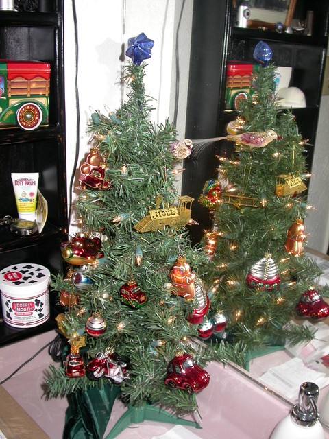 Brenda has a tree in Hal's bathroom.